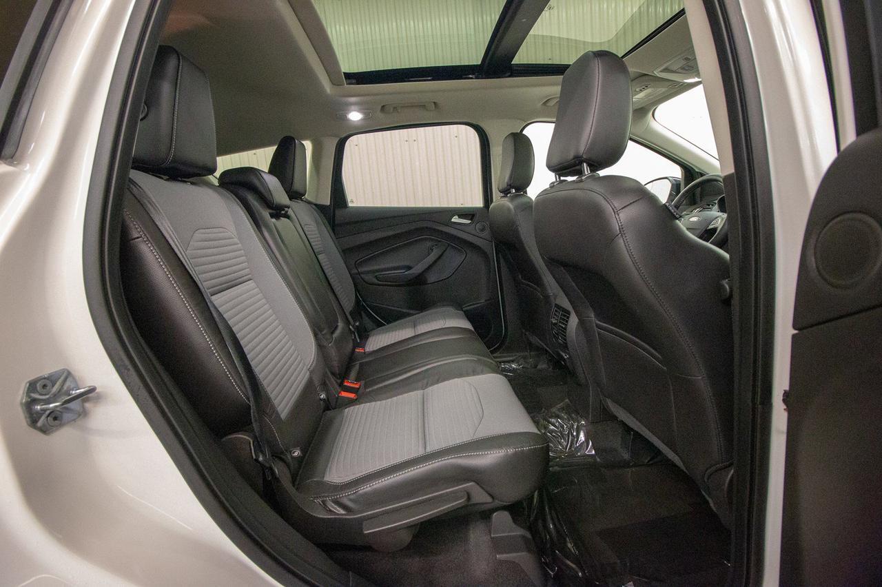 2018 Ford Escape AWD Titanium Roof Nav BCam Red Deer AB