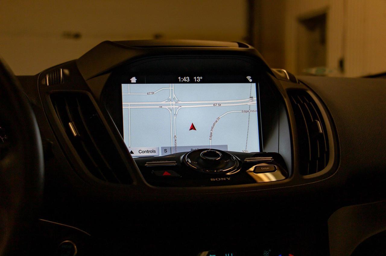 2018 Ford Escape AWD Titanium Roof Nav BCam Red Deer AB