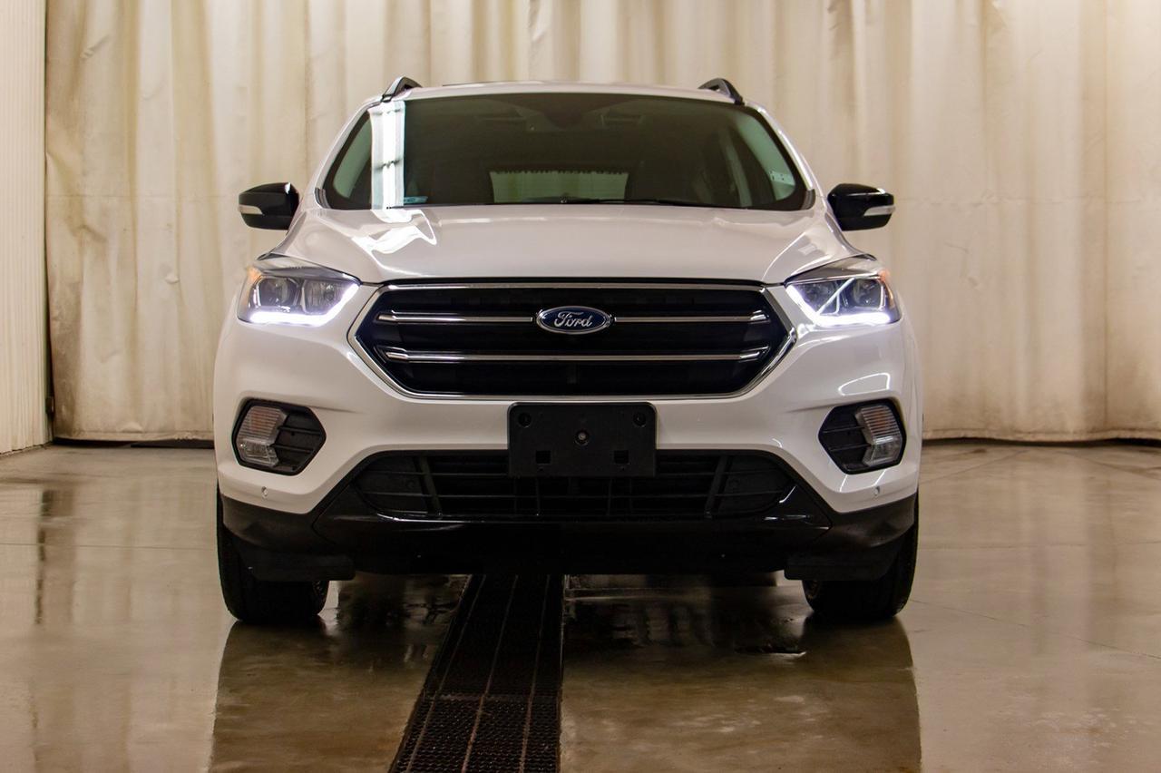 2018 Ford Escape AWD Titanium Roof Nav BCam Red Deer AB