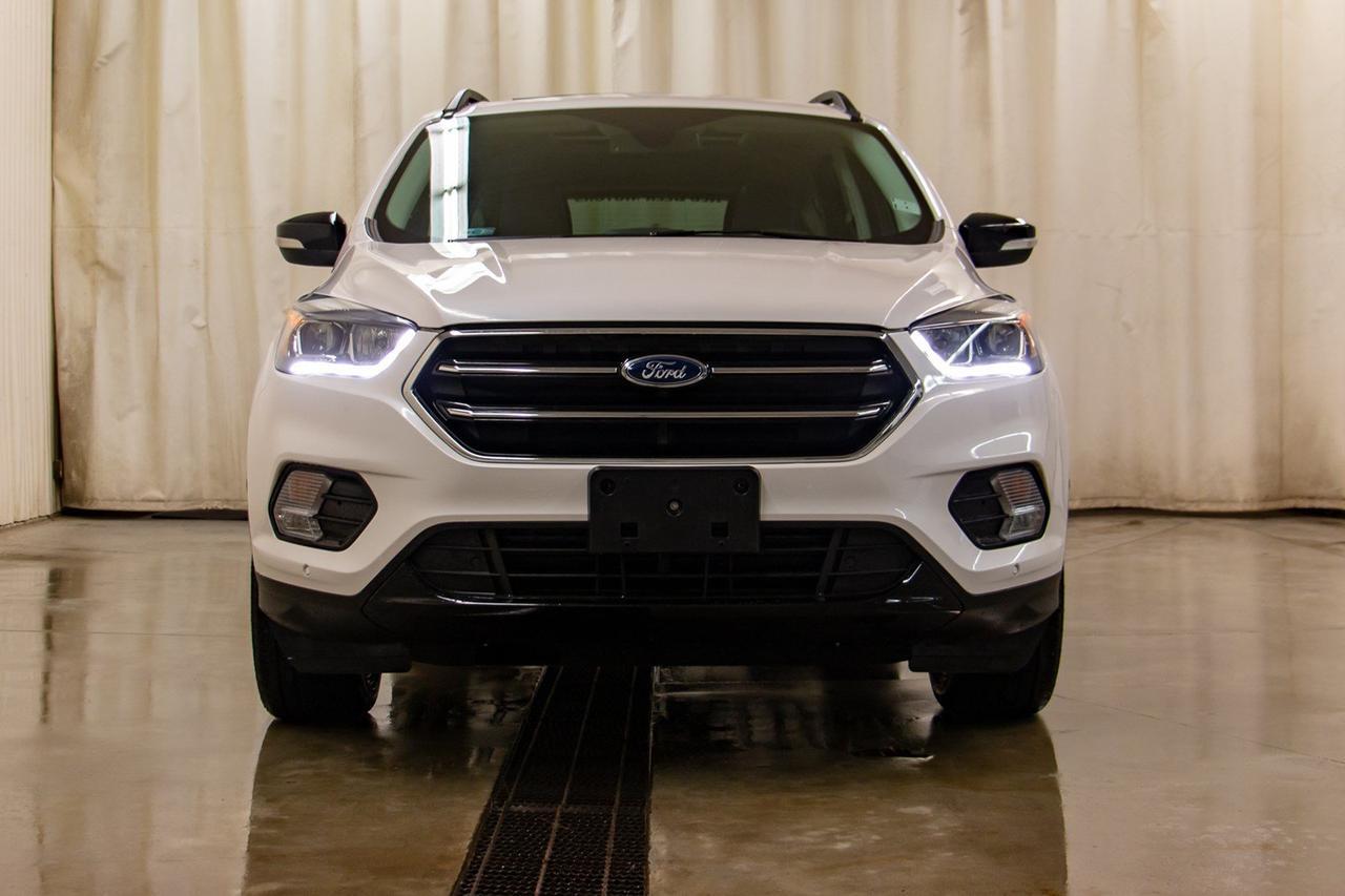 2018 Ford Escape AWD Titanium Roof Nav BCam Red Deer AB