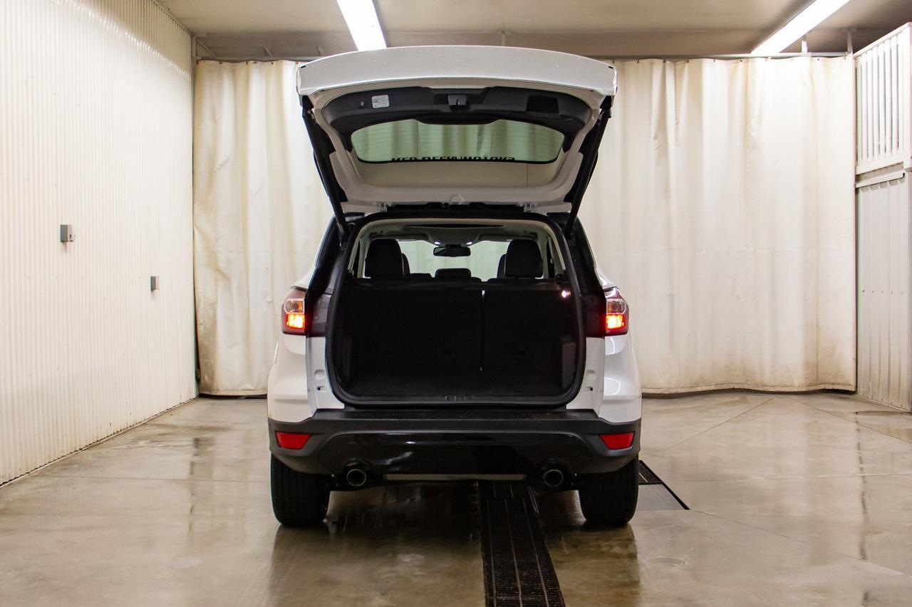 2018 Ford Escape AWD Titanium Roof Nav BCam Red Deer AB