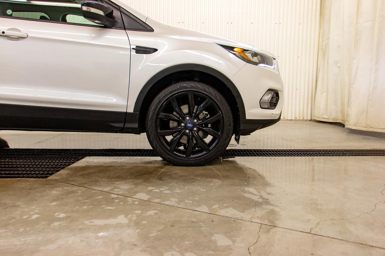 2018 Ford Escape AWD Titanium Roof Nav BCam Red Deer AB