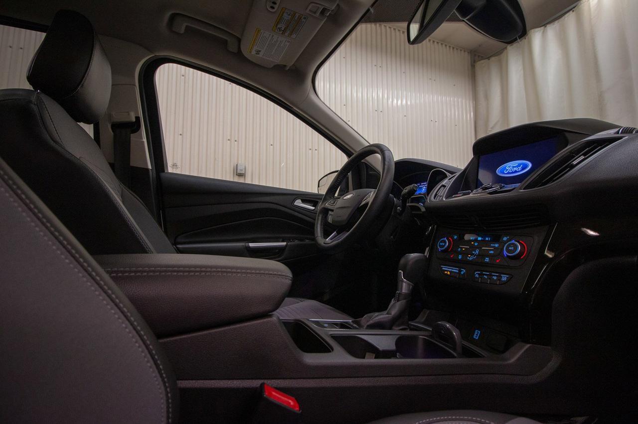 2018 Ford Escape AWD Titanium Roof Nav BCam Red Deer AB