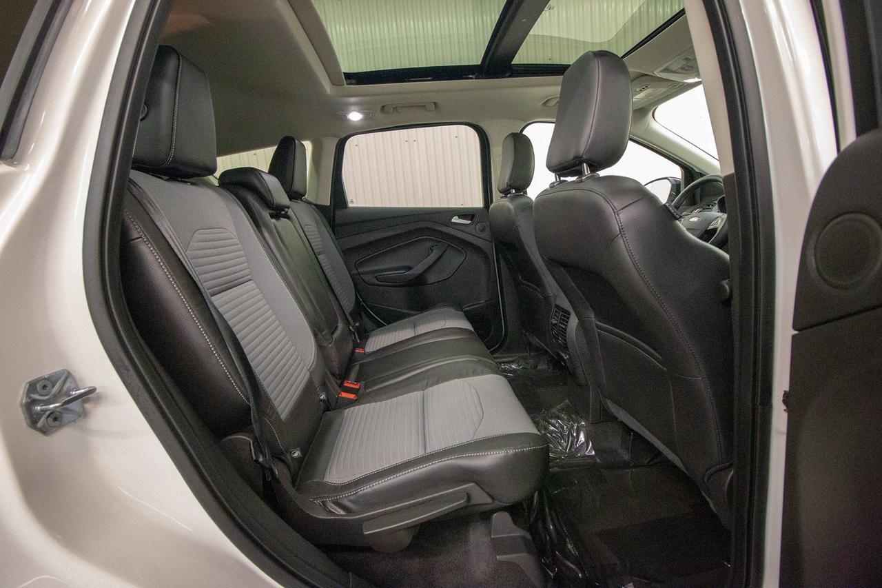 2018 Ford Escape AWD Titanium Roof Nav BCam Red Deer AB