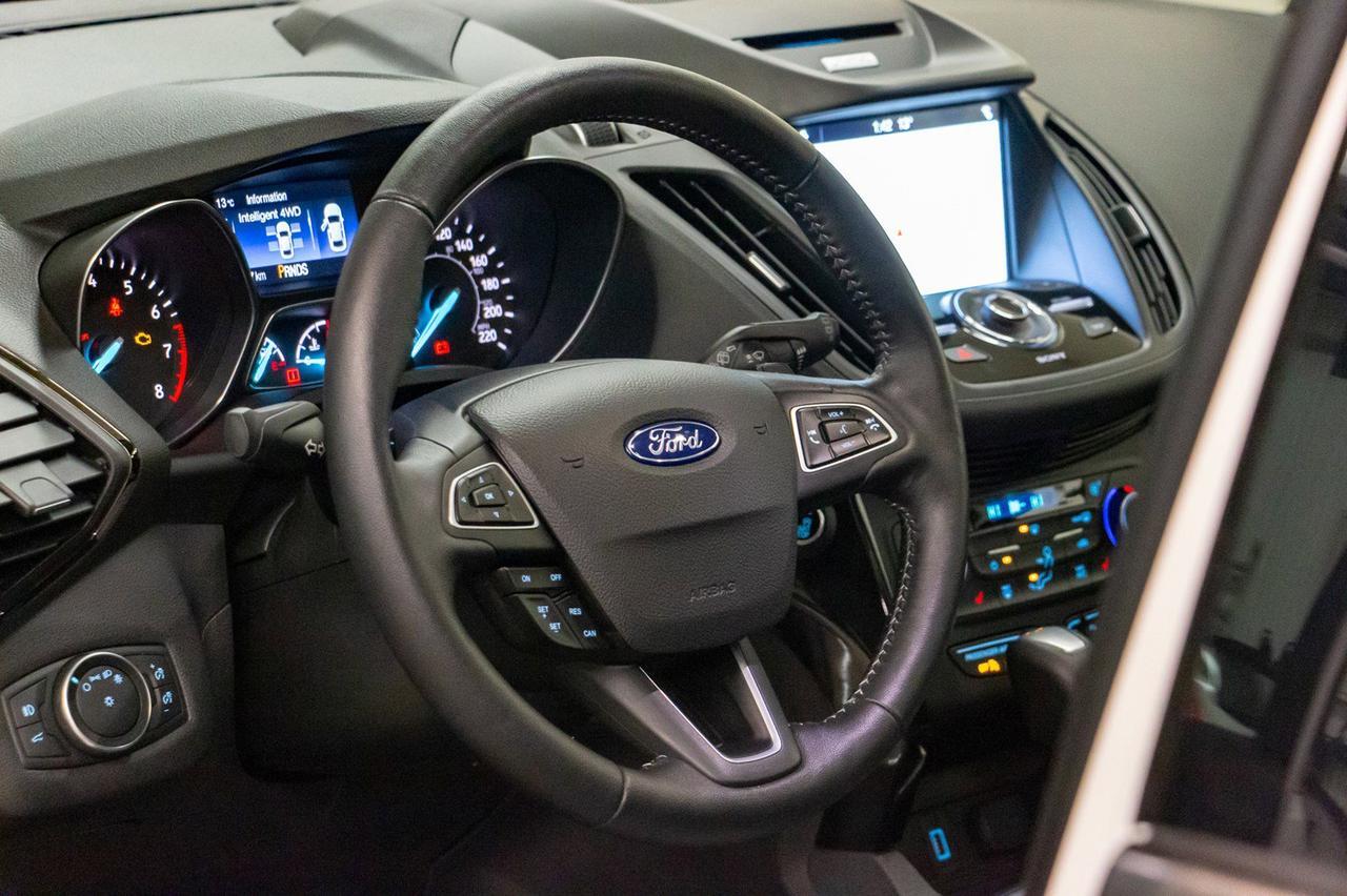 2018 Ford Escape AWD Titanium Roof Nav BCam Red Deer AB