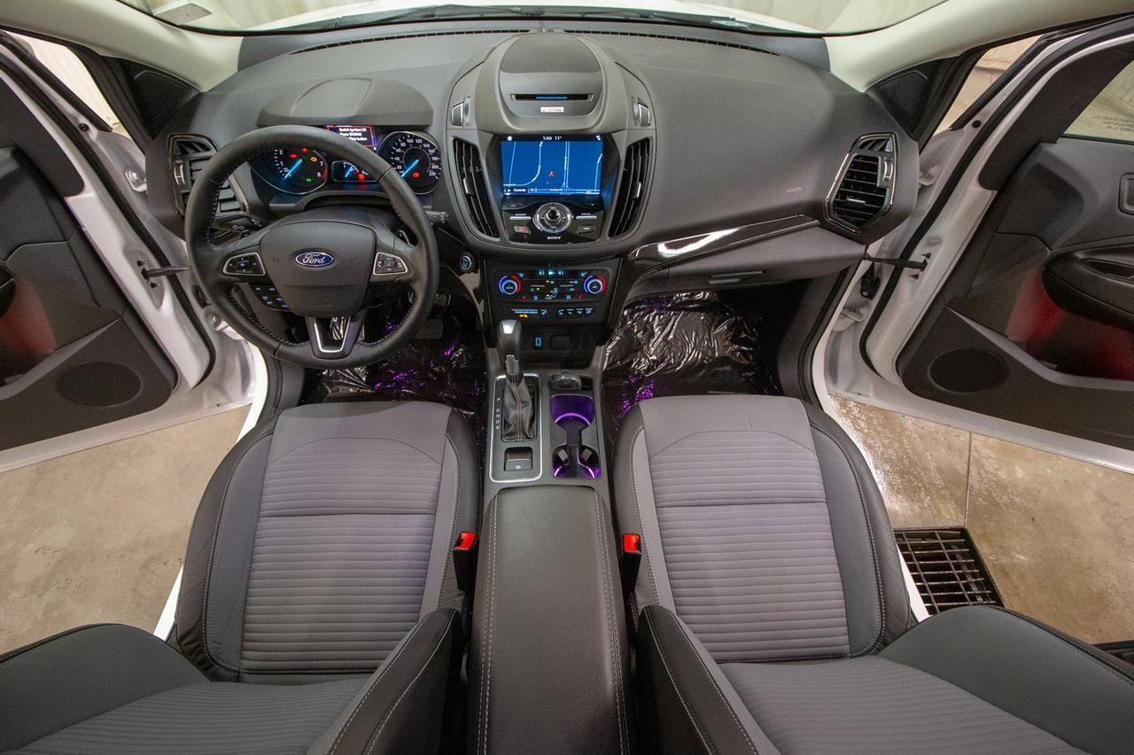 2018 Ford Escape AWD Titanium Roof Nav BCam Red Deer AB