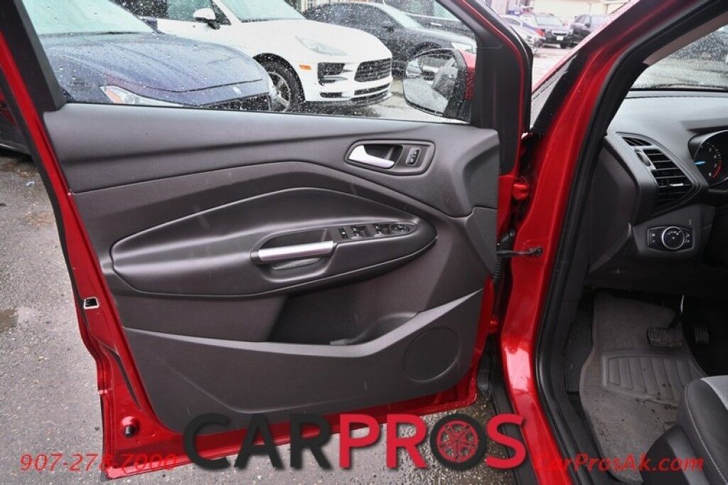 2018 Ford Escape SE - AWD - SE Sync 3 Package - Power & Heated Cloth Seats - Bluetooth - Apple Car Play - Android Auto - Smart Charging USB Ports - Cruise Control - Backup Camera - Keyless Entry - 1 Owner Anchorage AK