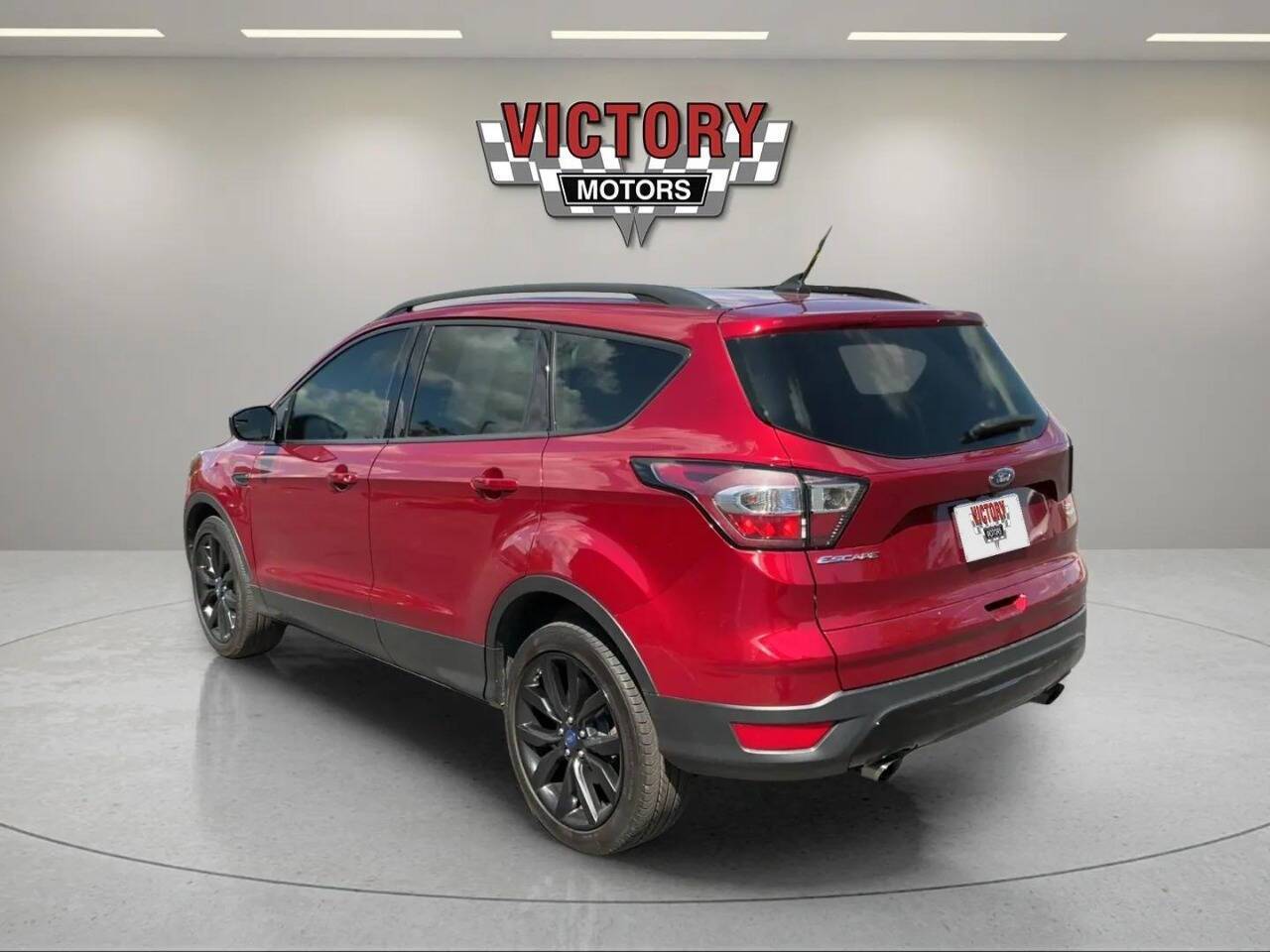 2018 Ford Escape SE 4dr SUV Chesterfield MI