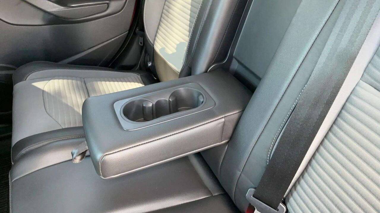 2018 Ford Escape SE 4dr SUV Chesterfield MI