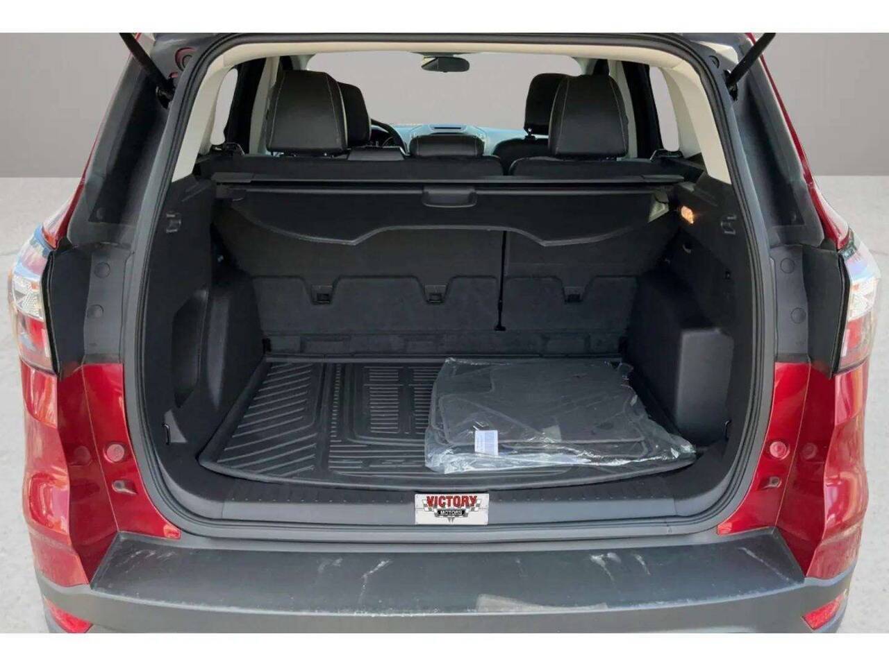 2018 Ford Escape SE 4dr SUV Chesterfield MI