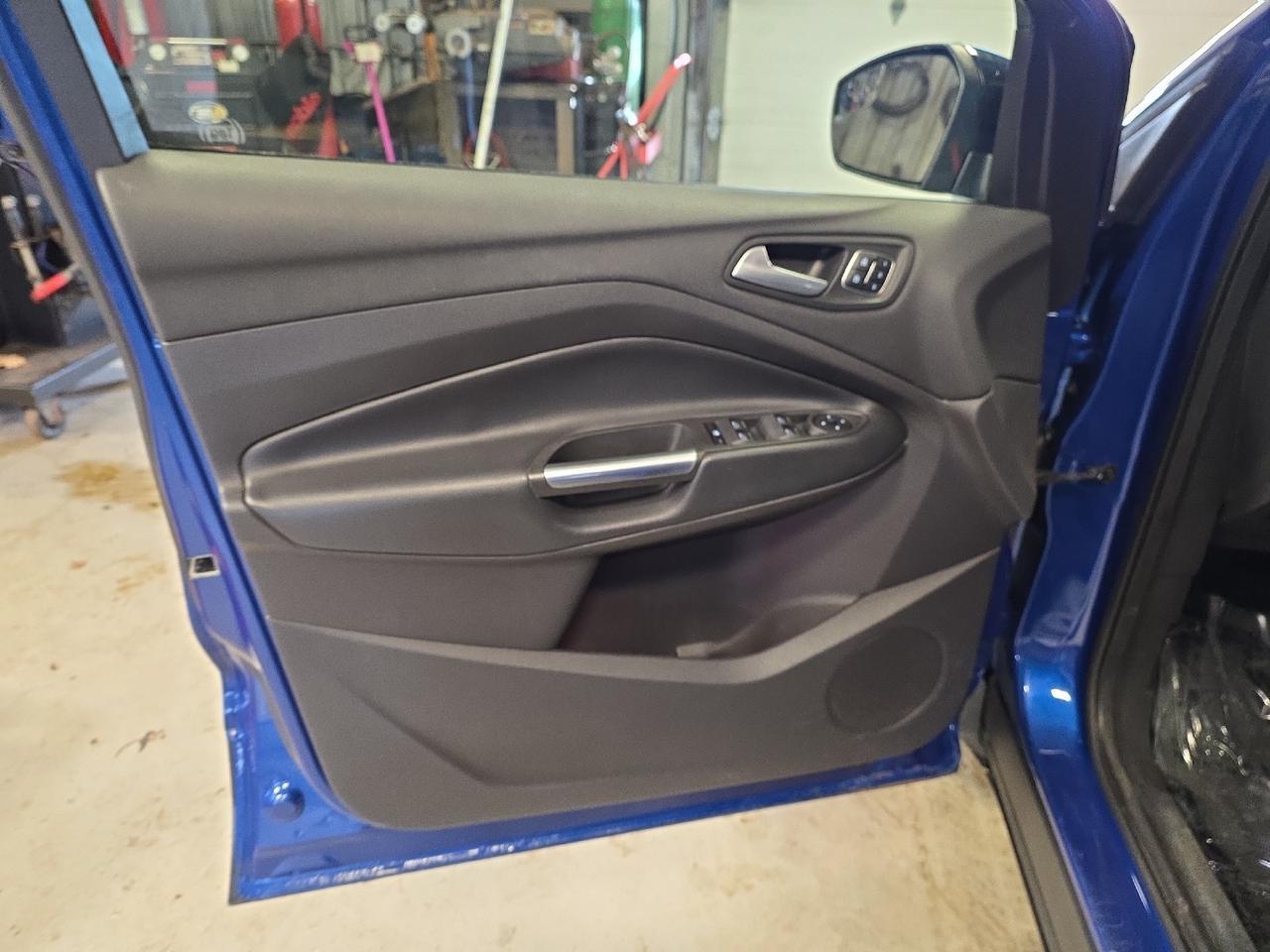 2018 Ford Escape Titanium Sand Lake NY