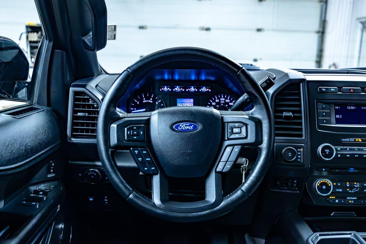 2018 Ford Expedition 4X4 XLT BUCKETS PSEAT Red Deer AB