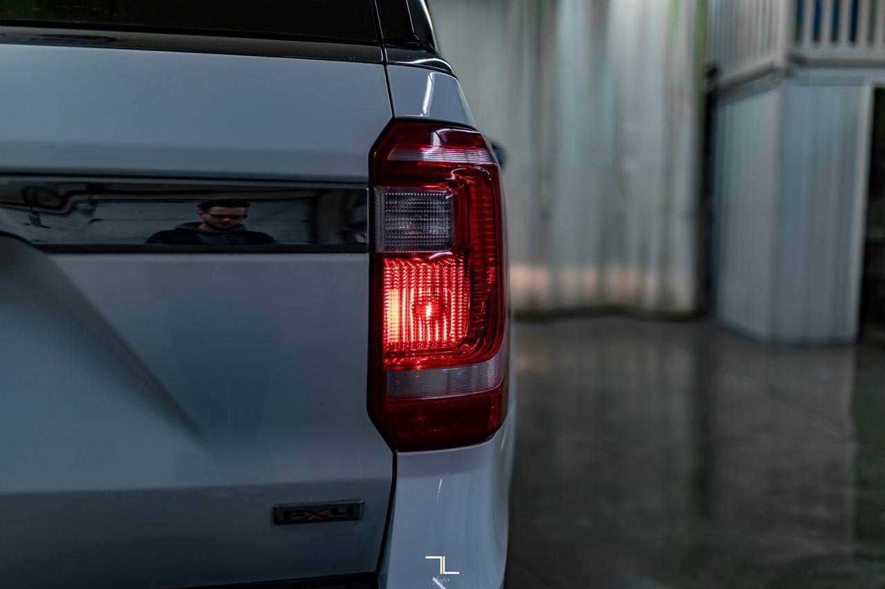 2018 Ford Expedition 4x4 XLT FX4 Leather Roof BCam Red Deer AB