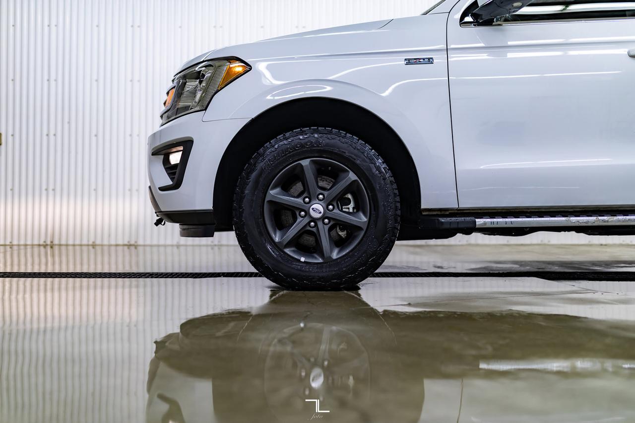 2018 Ford Expedition 4x4 XLT FX4 Leather Roof BCam Red Deer AB