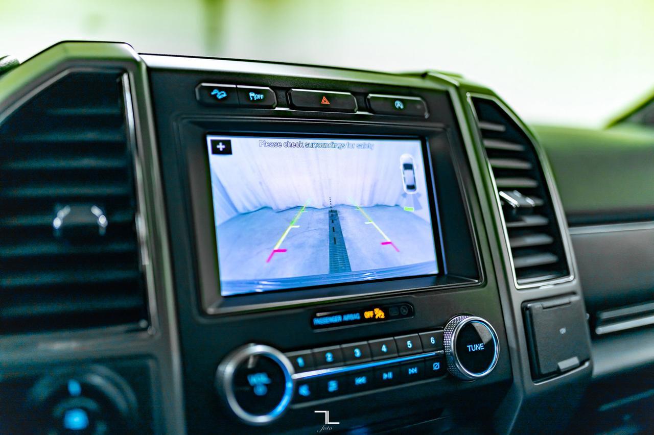 2018 Ford Expedition 4x4 XLT FX4 Leather Roof BCam Red Deer AB