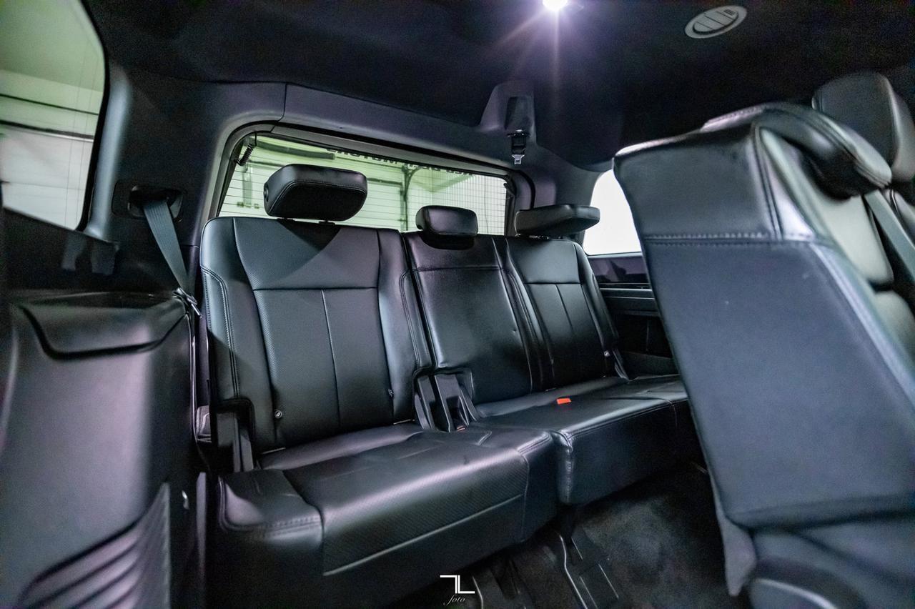 2018 Ford Expedition 4x4 XLT FX4 Leather Roof BCam Red Deer AB