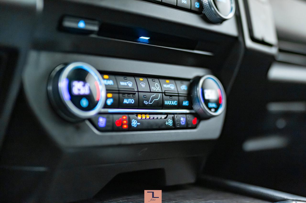 2018 Ford Expedition AWD Limited Leather Roof Nav BCam Red Deer AB