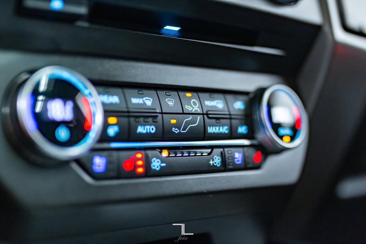 2018 Ford Expedition AWD XLT FX4 Leather Roof Nav Red Deer AB