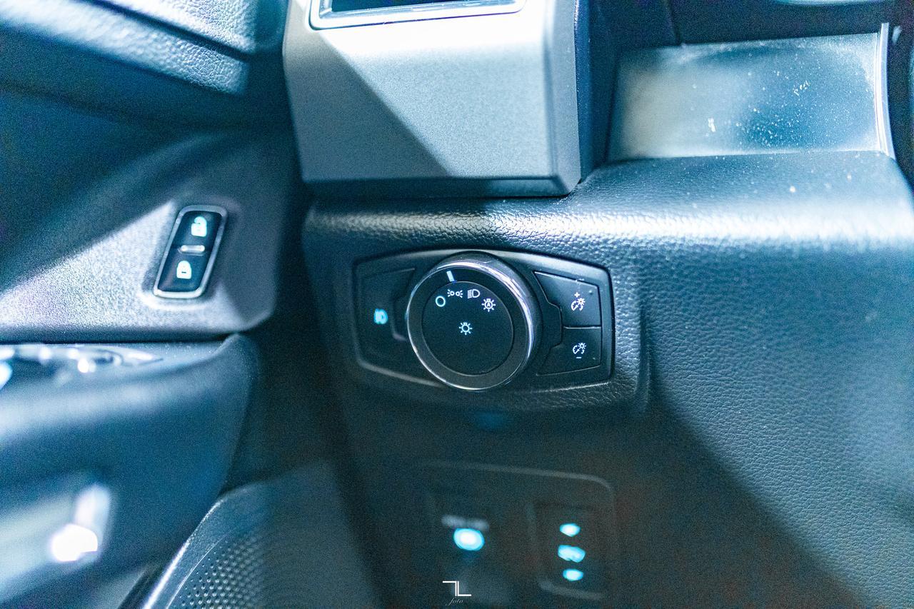 2018 Ford Expedition AWD XLT PSeat BCam 8 Passenger Red Deer AB