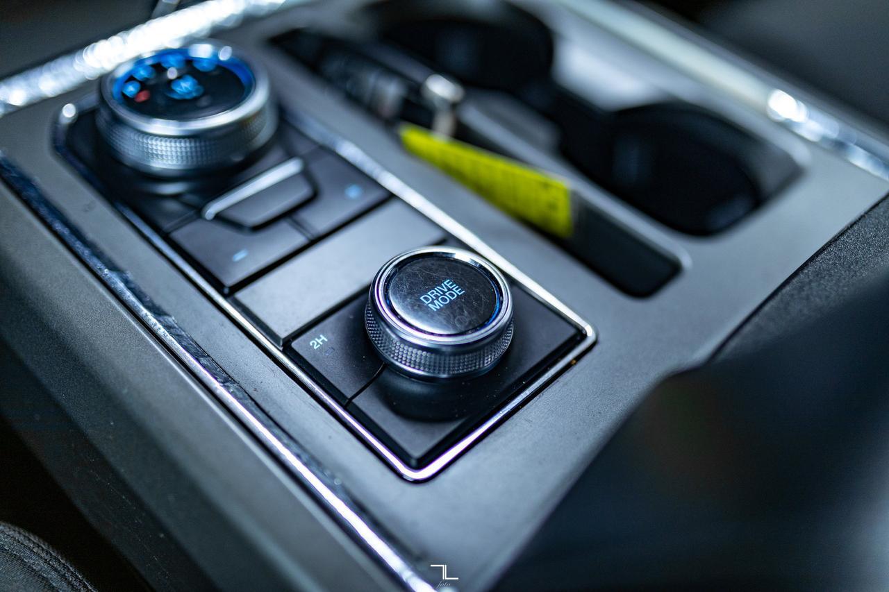 2018 Ford Expedition AWD XLT PSeat BCam 8 Passenger Red Deer AB