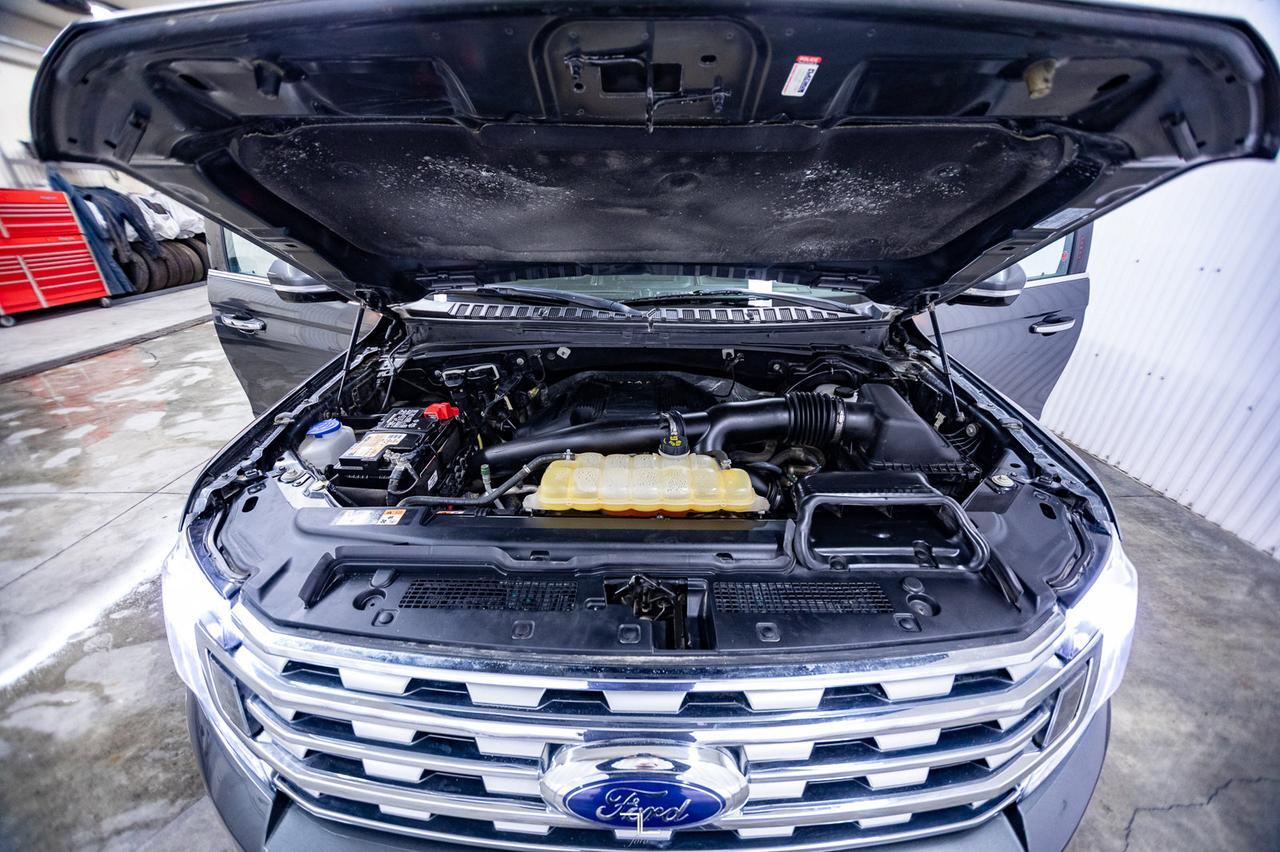 2018 Ford Expedition Max AWD Limited Leather Roof Nav BCam Red Deer AB