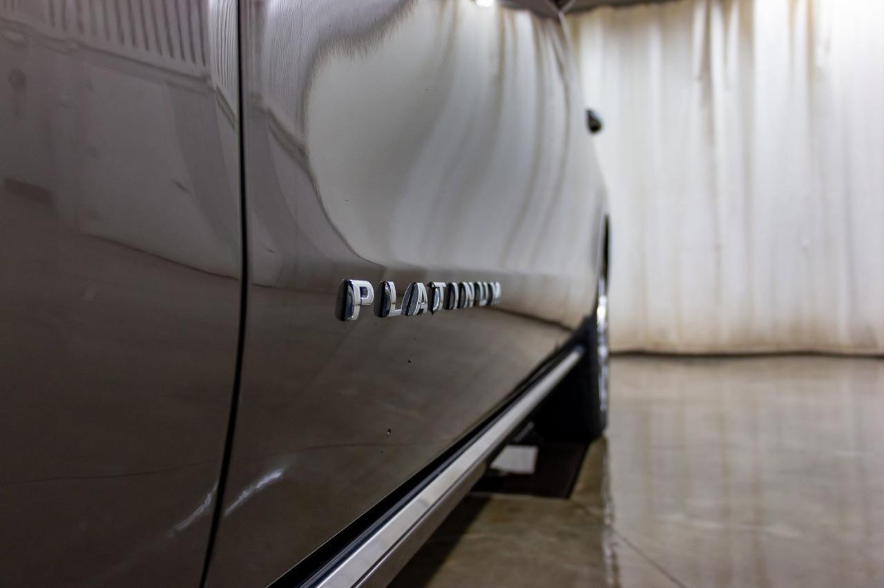 2018 Ford Expedition Platinum Max 4x4 Leather Roof Nav Red Deer AB