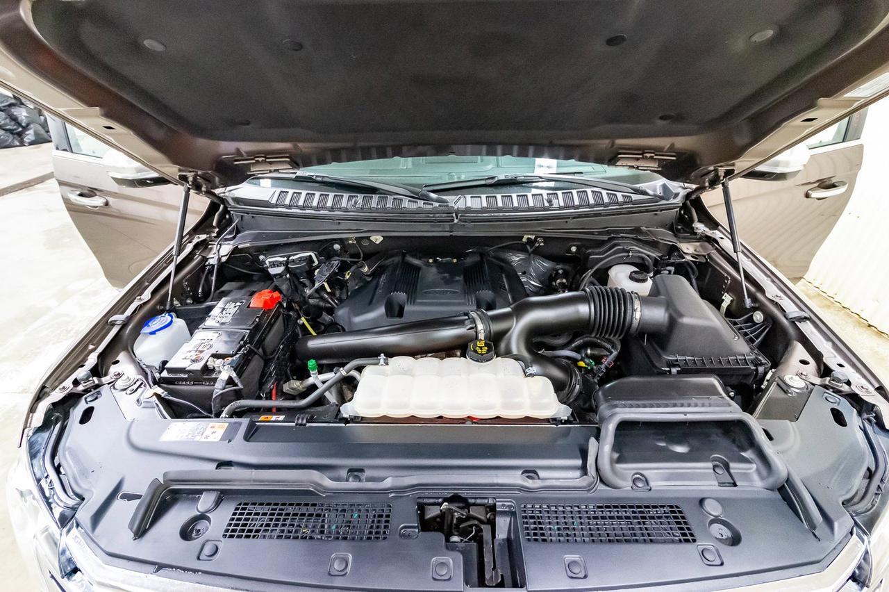 2018 Ford Expedition Platinum Max 4x4 Leather Roof Nav Red Deer AB