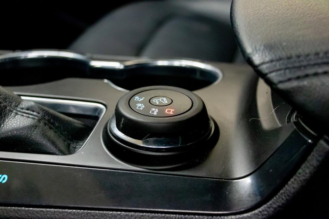 2018 Ford Explorer AWD XLT Leather Nav BCam Red Deer AB