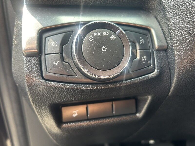2018 Ford Explorer XLT - GREAT SERVICE HISTORY - LEATHER - SUNROOF - NAVIGATION Webster MA