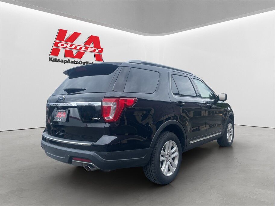 2018 Ford Explorer XLT Sport Utility 4D