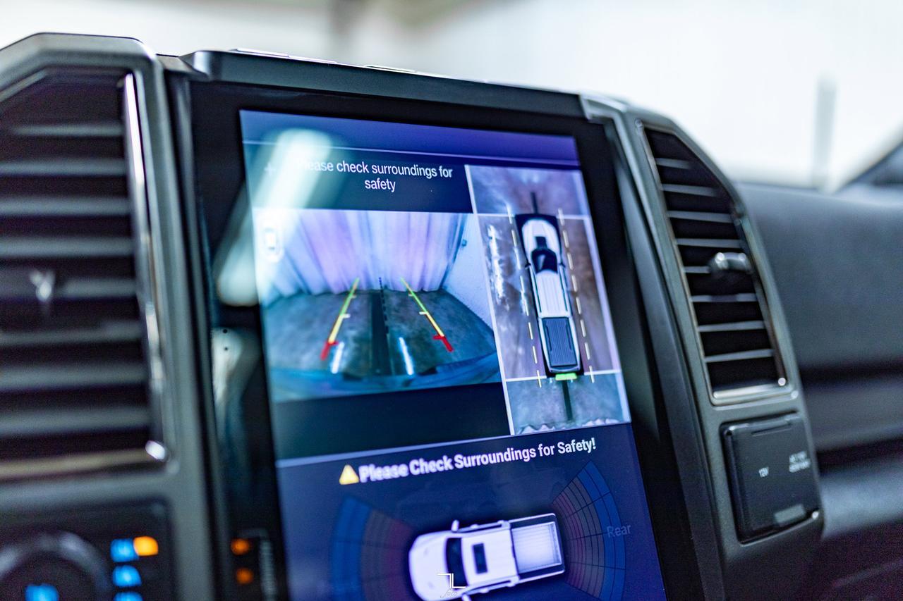 2018 Ford F-150 4x4 Super Crew Raptor Leather Roof Nav BCam Red Deer AB