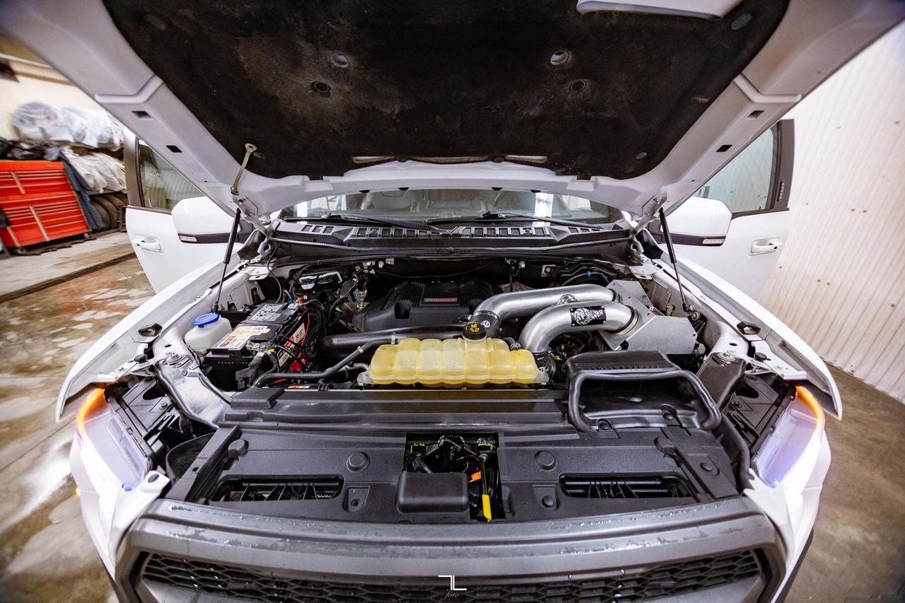 2018 Ford F-150 4x4 Super Crew Raptor Leather Roof Nav Level Kit Red Deer AB