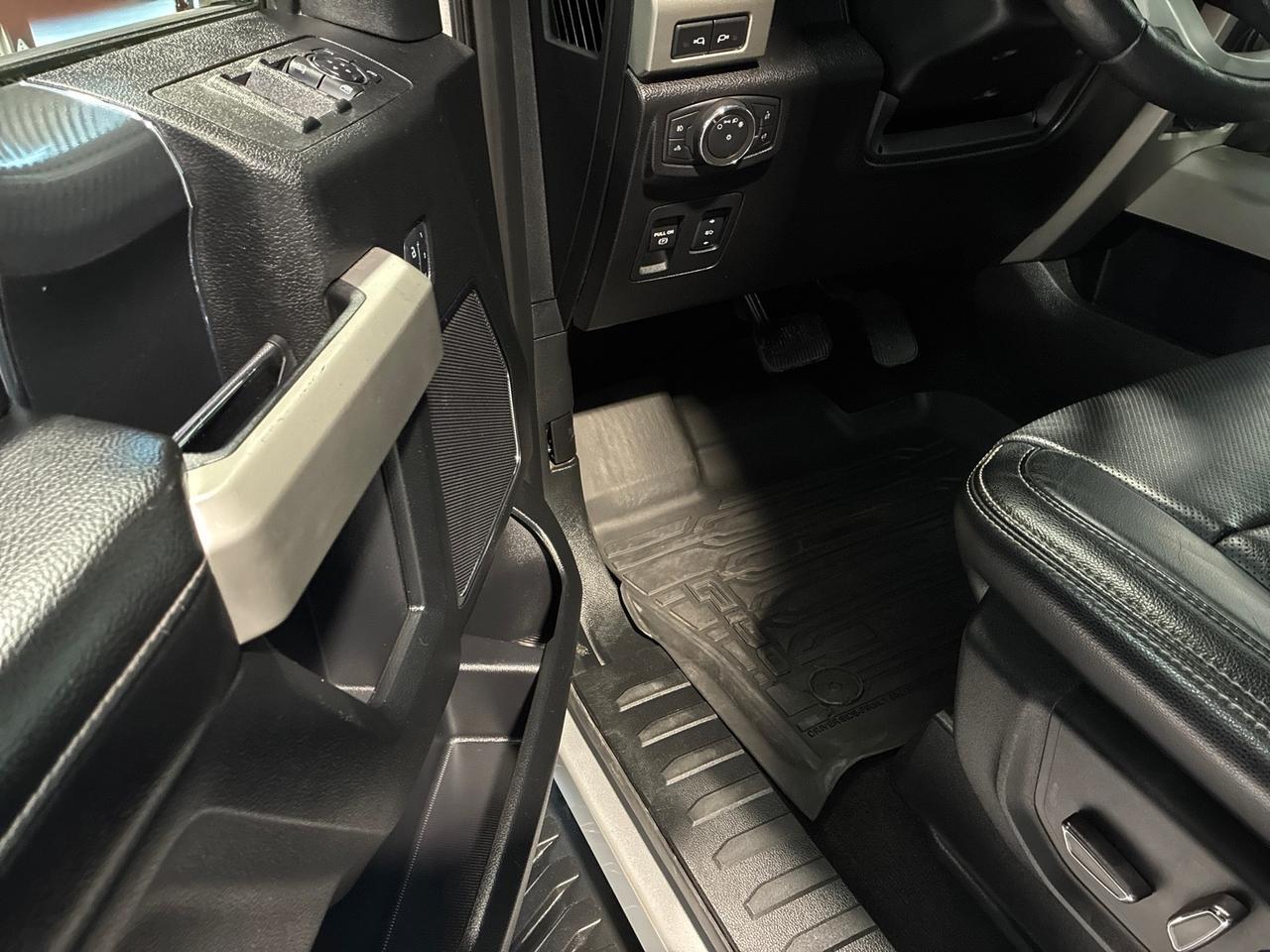 2018 Ford F-150 Lariat, 5.0 V8, 4x4, 502A Luxury Pkg, Pano Roof, FX4, Tow, 36 Gallon Tank Houston TX