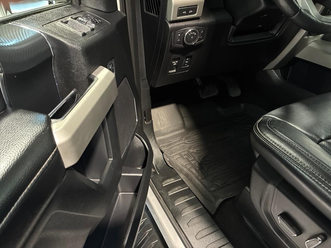 2018 Ford F-150 Lariat, 5.0 V8, 4x4, 502A Luxury Pkg, Pano Roof, FX4, Tow, 36 Gallon Tank Houston TX