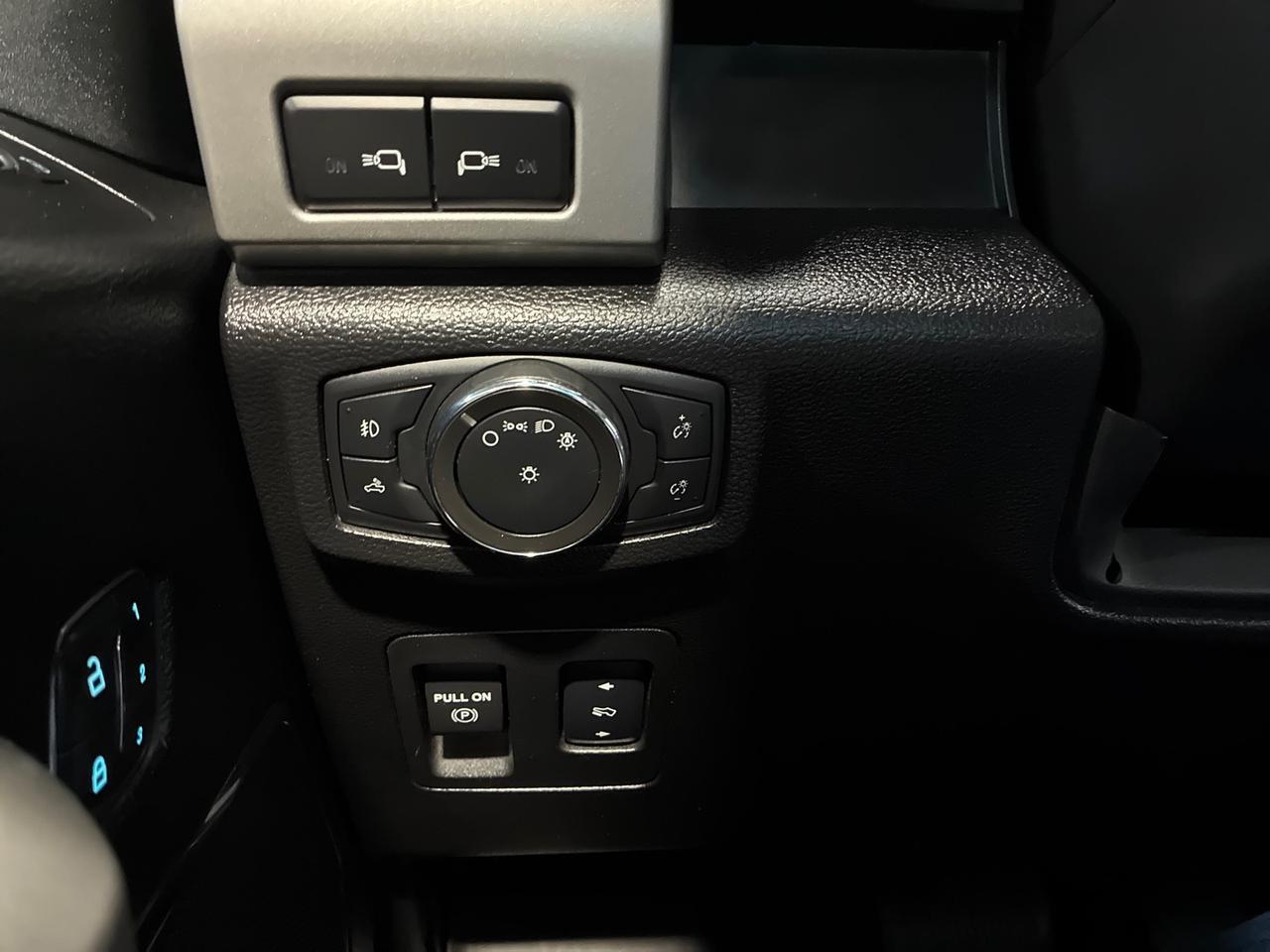 2018 Ford F-150 Lariat, 5.0 V8, 4x4, 502A Luxury Pkg, Pano Roof, FX4, Tow, 36 Gallon Tank Houston TX