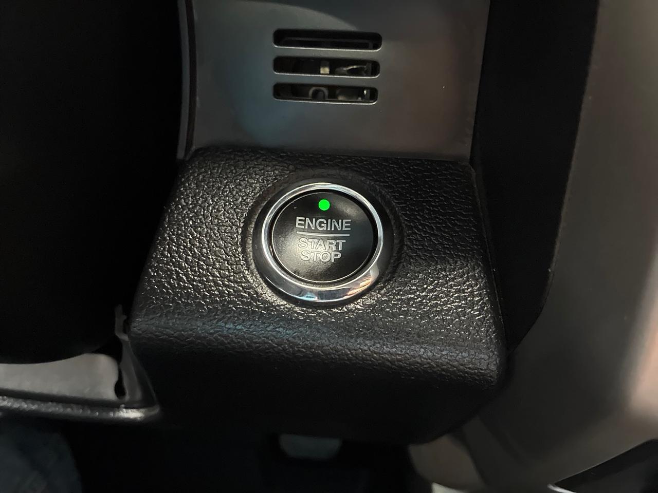 2018 Ford F-150 Lariat, 5.0 V8, 4x4, 502A Luxury Pkg, Pano Roof, FX4, Tow, 36 Gallon Tank Houston TX