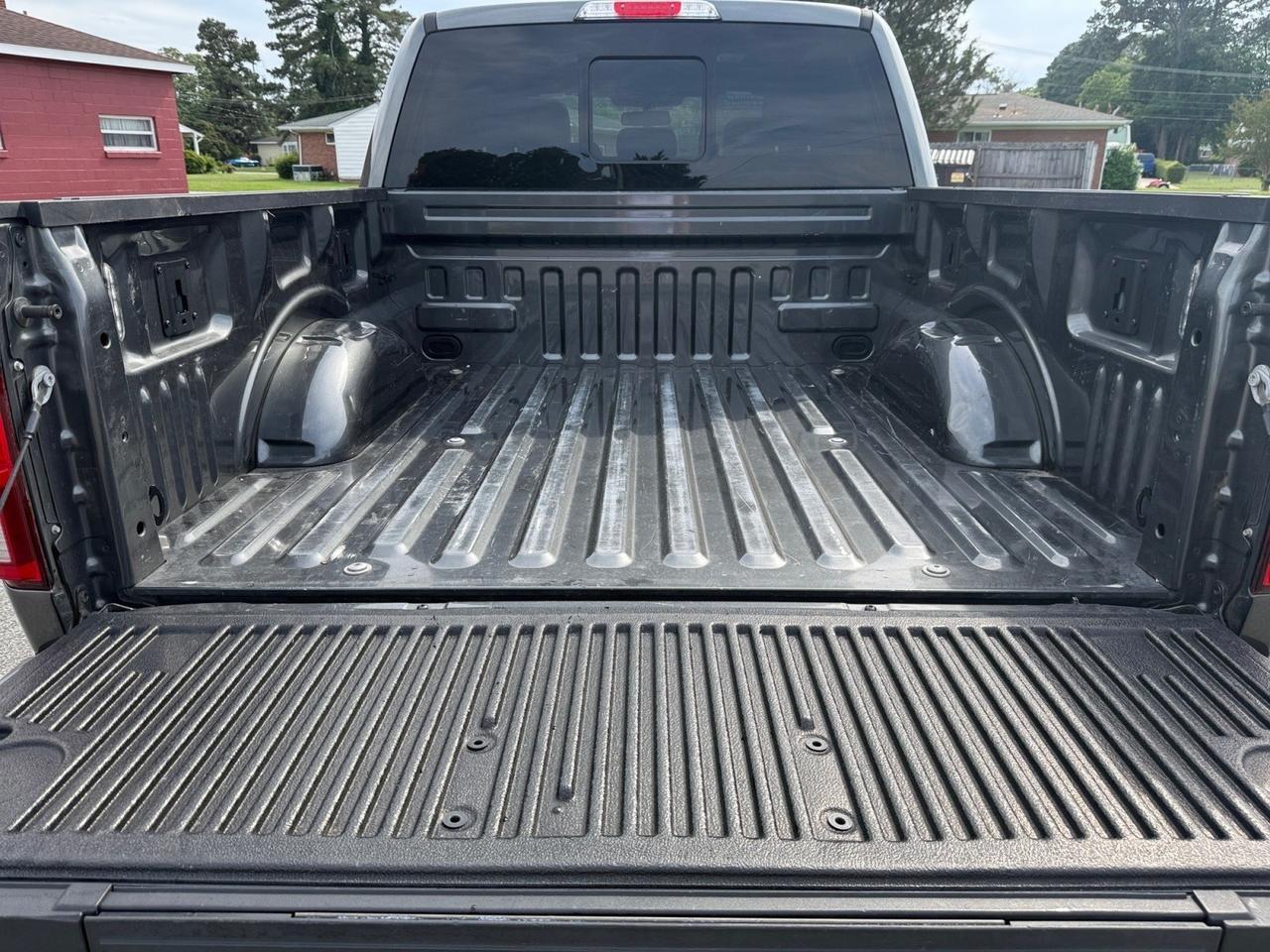2018 Ford F-150 Platinum, MOONROOF, HEATED/VENTILATED SEATS, HEATED REAR SEATS, BLUETOOTH, POWER RUNNING BOARDS, TOW PACKAGE, BED LINER, POWER SLIDING REAR WINDOW POWER FOLDING MIRRORS, BACKUP CAMERA, REMOTE START, CLEAN CARFAX, SUPER CLEAN! Norfolk VA