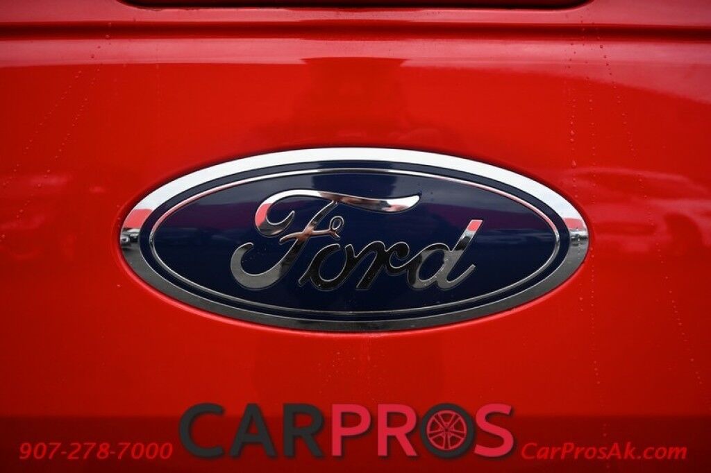 2018 Ford F-150 Raptor - 3.5L V6 Twin Turbo - Automatic - Raptor Tech Package - Front &amp; 2nd Row Heated Leather Seats - Remote Start - Pro Trailer Backup Assist - Off Road Shocks - 360&Acirc;&deg; Camera w- Backup - Spray In Bedliner - Paint Matched Topper - Tow Anchorage AK