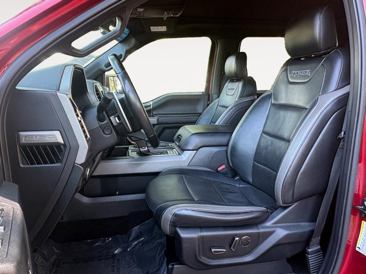 2018 Ford F-150 Raptor, PANORAMIC MOONROOF, SOFT TONNEAU COVER, RUNNING BOARDS, FENDER FLARES, LIFTED, CUSTOM METHOD WHEELS, 360 BACKUP CAMERA, BLIND SPOT LAERT, FORWARD COLLISION ALERT, RUNNING BOARDS, RIDE THE ROAD IN A RAPTOR!