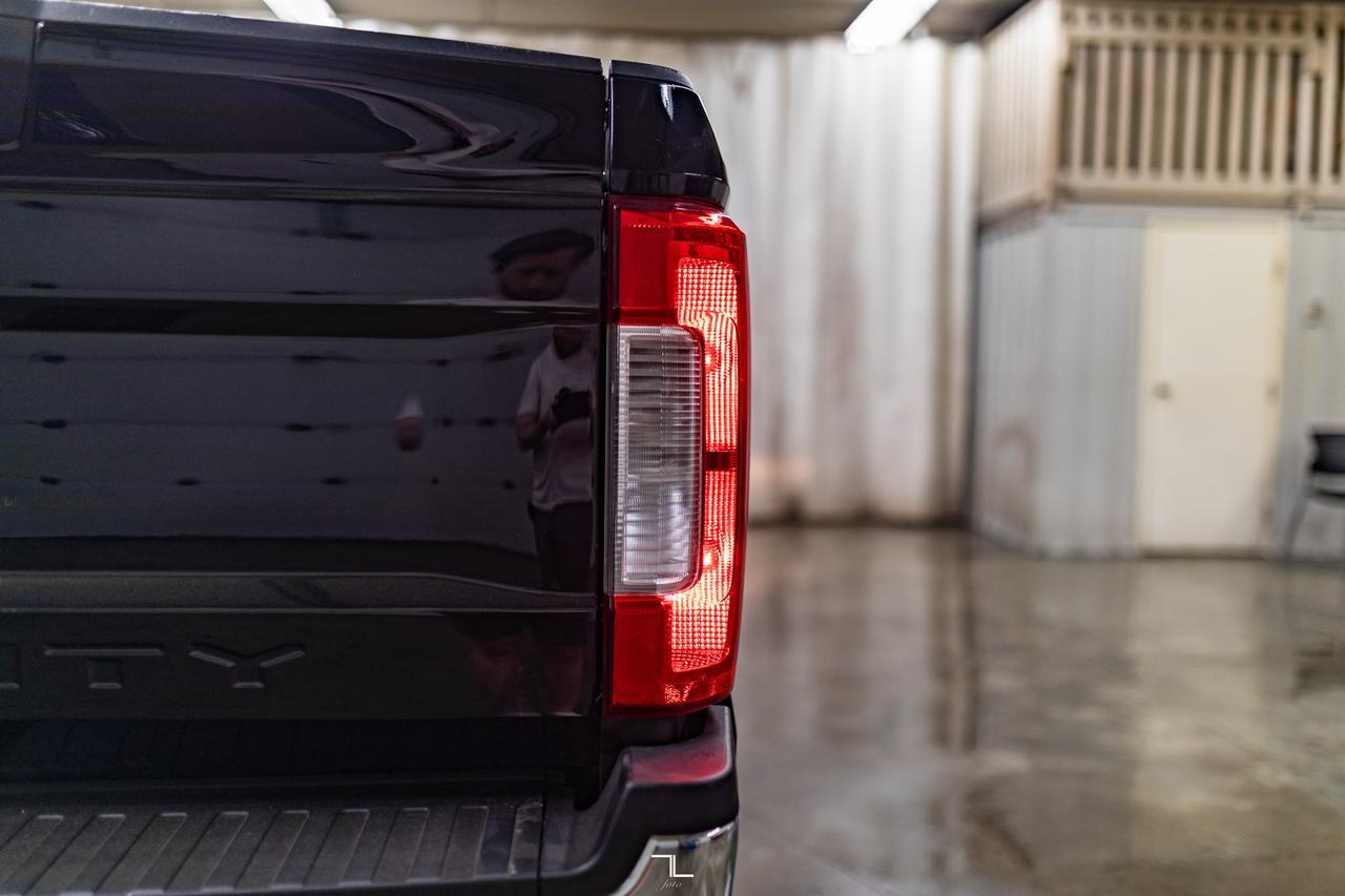 2018 Ford F-250 4x4 Crew Cab XLT Diesel Nav BCam Red Deer AB