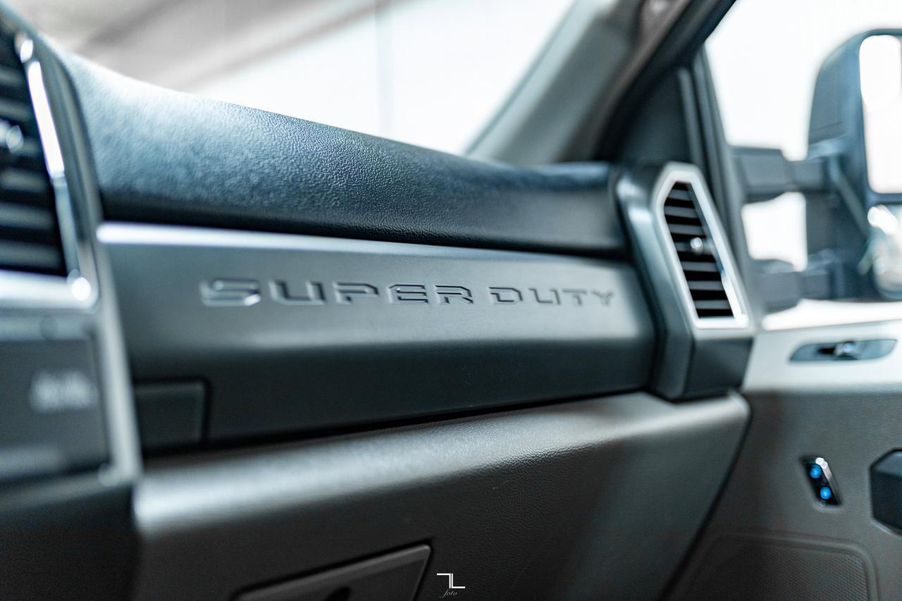 2018 Ford F-250 4x4 Crew Cab XLT Diesel Nav BCam Red Deer AB