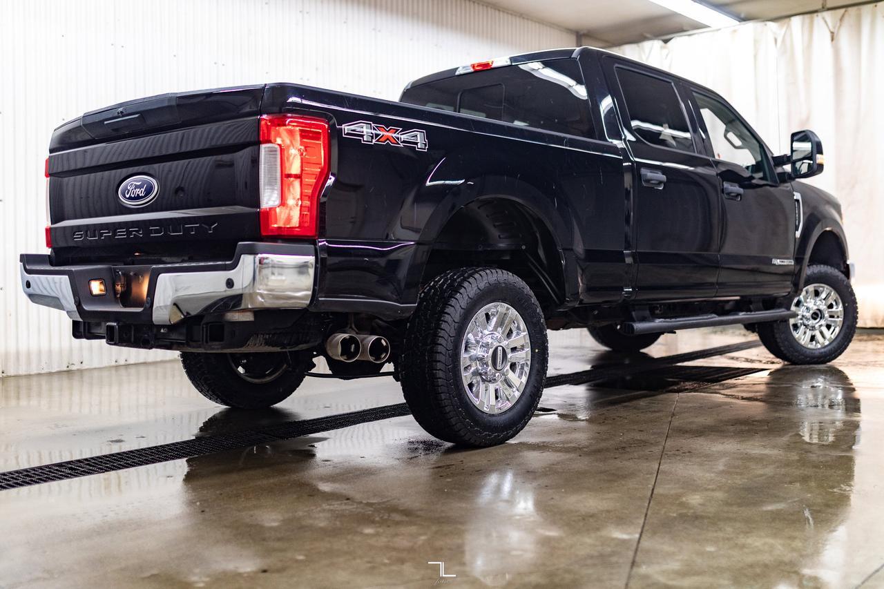 2018 Ford F-250 4x4 Crew Cab XLT Diesel Nav BCam Red Deer AB