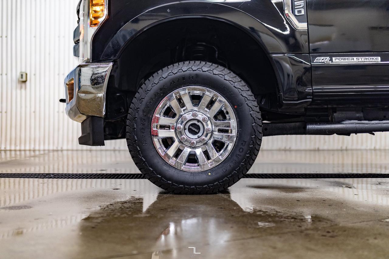 2018 Ford F-250 4x4 Crew Cab XLT Diesel Nav BCam Red Deer AB