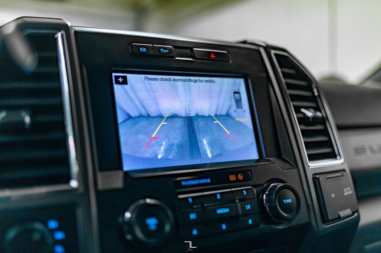 2018 Ford F-250 4x4 Crew Cab XLT Diesel Nav BCam Red Deer AB