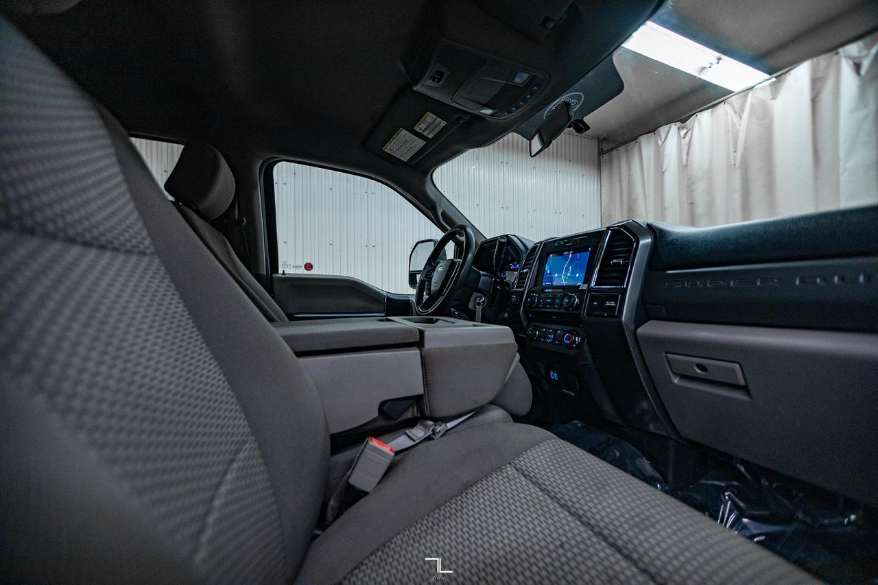 2018 Ford F-250 4x4 Crew Cab XLT Diesel Nav BCam Red Deer AB