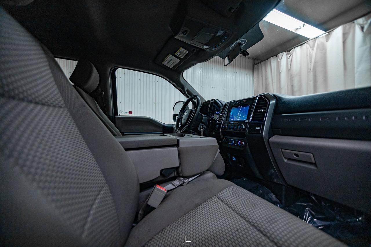 2018 Ford F-250 4x4 Crew Cab XLT Diesel Nav BCam Red Deer AB