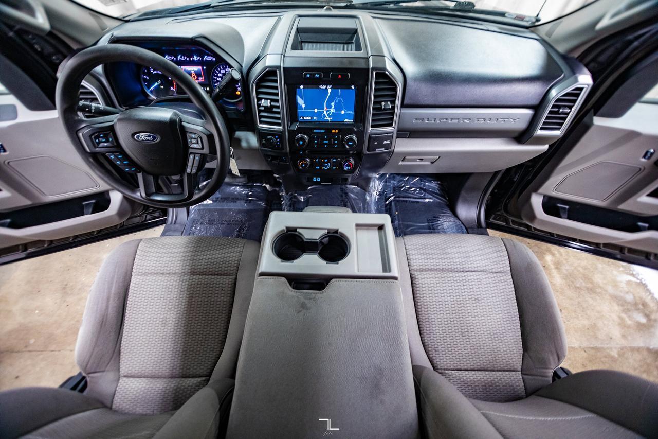 2018 Ford F-250 4x4 Crew Cab XLT Diesel Nav BCam Red Deer AB