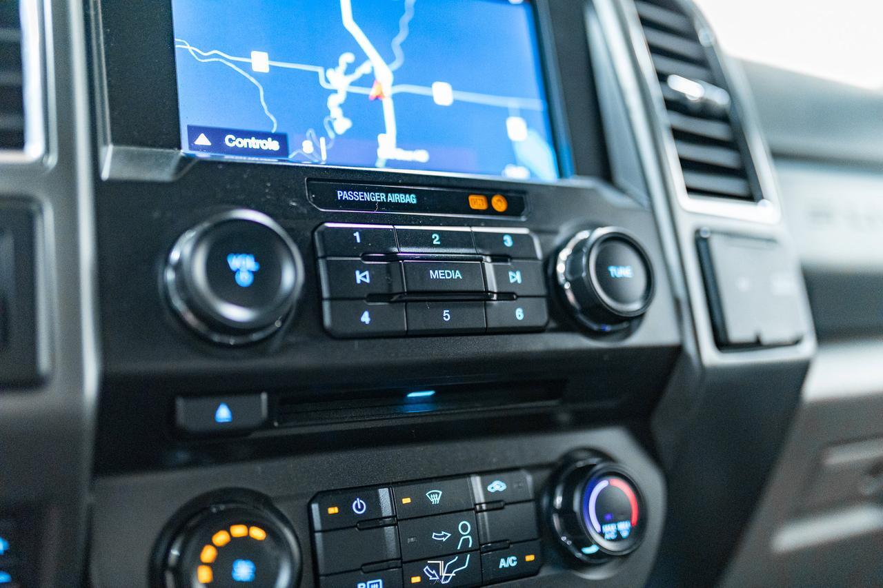 2018 Ford F-250 4x4 Crew Cab XLT Diesel Nav BCam Red Deer AB