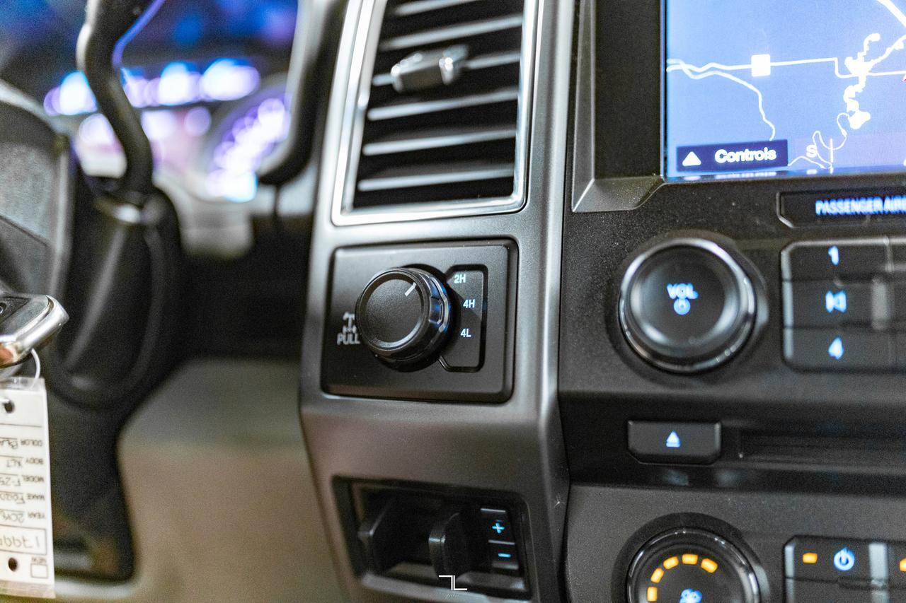 2018 Ford F-250 4x4 Crew Cab XLT Diesel Nav BCam Red Deer AB