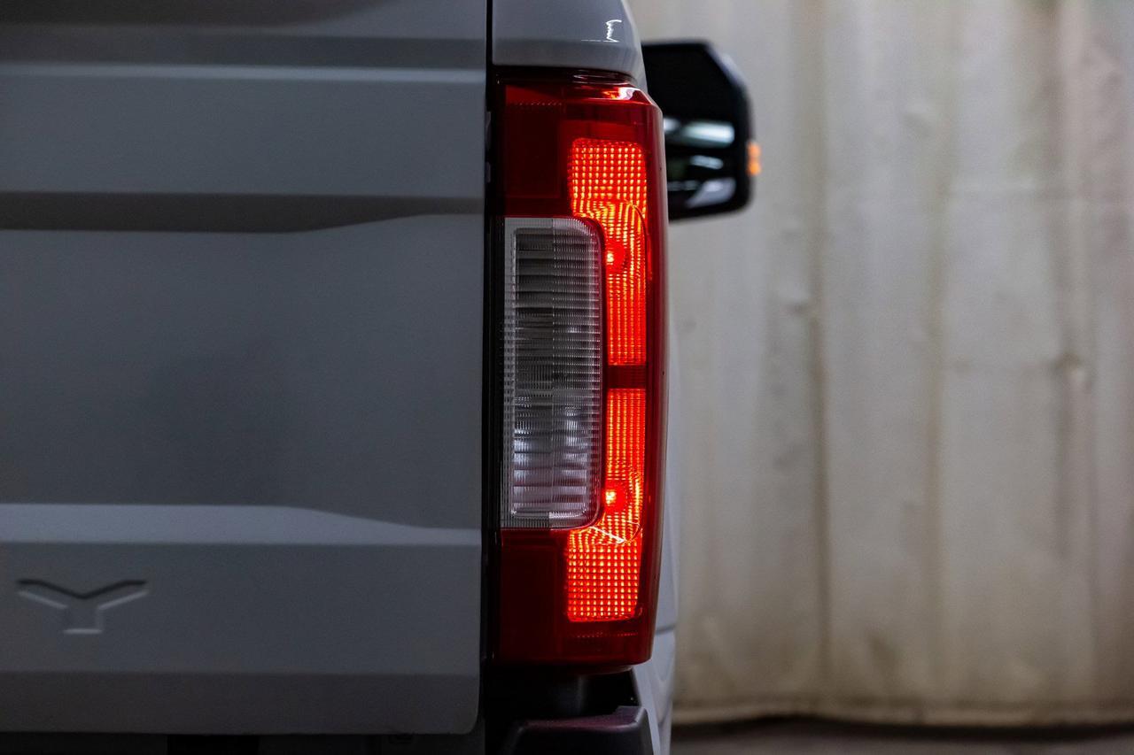 2018 Ford F-250 4x4 Crew Cab XLT FX4 BCam Red Deer AB